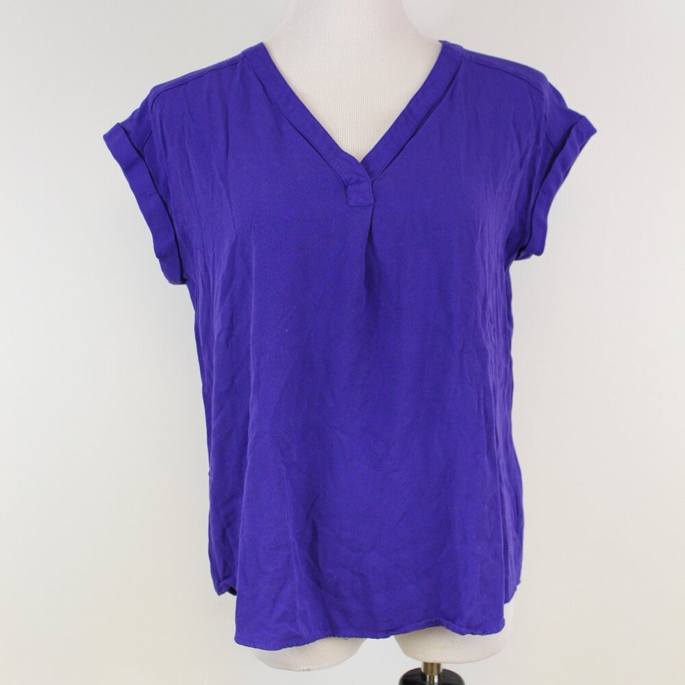 Liz Claiborne Purple V-Neck Top Size M‎ Blouse
